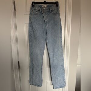 Abercrombie & Fitch The ‘90s Straight Ultra High Rise Jeans